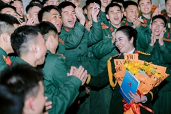 Đại tá, NSND Hồng Hạnh: Áp lực là đòn bẩy cho sự phát triển